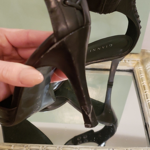 Gianni Bini black pointed toe pumps - Picture 5 of 6